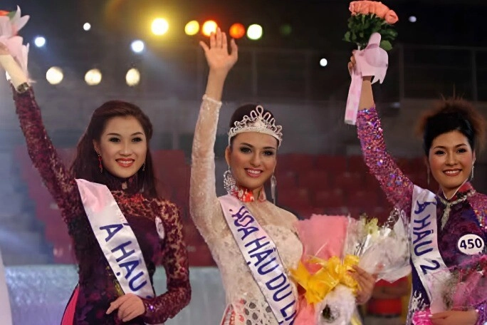 Ai là hoa hậu việt tốt nghiệp 3 trường đại học u40 làm mẹ đơn thân có con gái xinh chuẩn tiểu mỹ nhân - 1