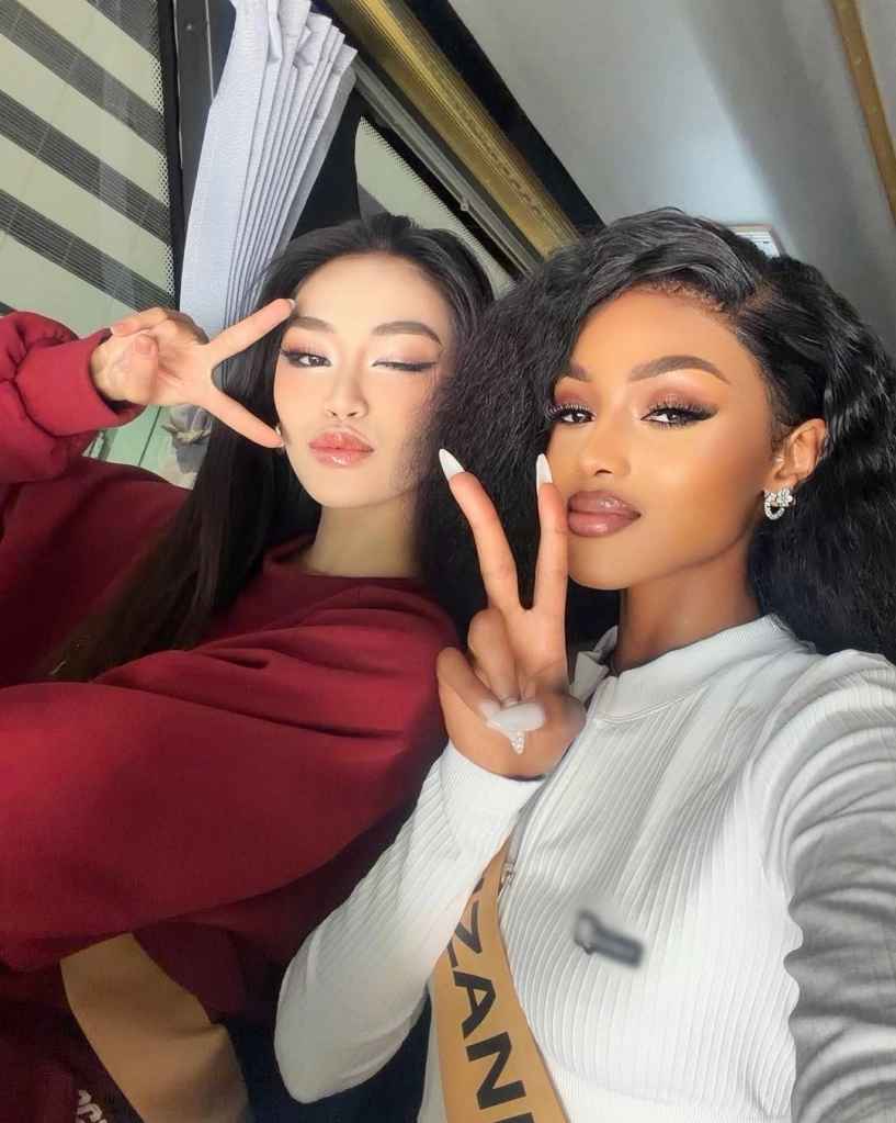 Bạn cùng phòng của yến nhi gợi cảm sống sang chảnh - 1