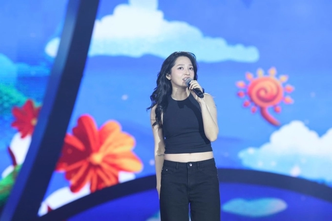 Bảo anh bị chê mặc xuề xòa thiếu tôn trọng khán giả - 1