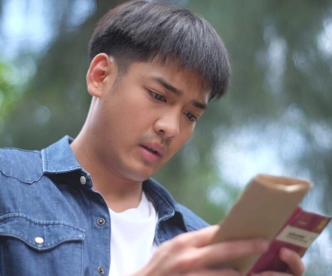 Bố dượng đốt giấy báo trúng tuyển đại học tôi hận ông 15 năm rồi bật khóc khi thấy thứ ông để lại - 1