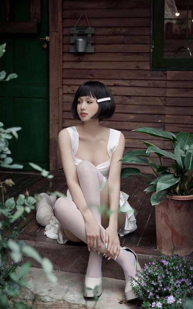 Cách mix đồ hack tuổi tôn dáng của hotgirl hà thành đời đầu tâm tít - 1