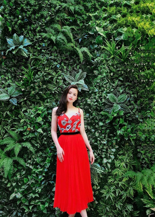 Cách mix đồ hack tuổi tôn dáng của hotgirl hà thành đời đầu tâm tít - 15