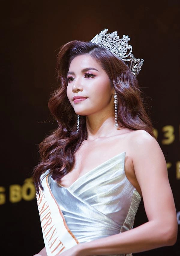 Cân đo sắc vóc của hai đại diện việt nam tham gia đấu trường nhan sắc quốc tế 2018 - 2
