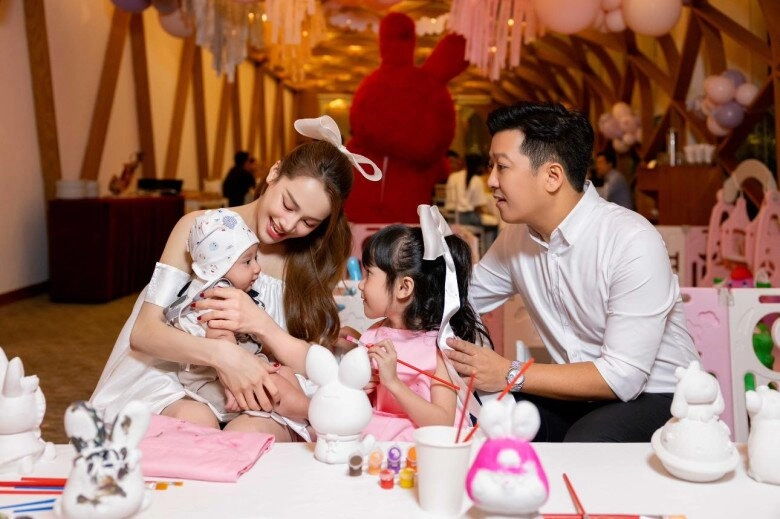 Cặp chị em châu báu của cây táo nở hoa hiện tại nhã phương làm mẹ bỉm lần 3 thúy ngân bị đồn yêu bạn diễn - 2