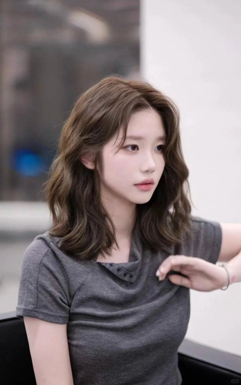 Cắt tóc tới đâu là đẹp nhất chị em cắt thử kiểu tóc ngắn chạm điểm vàng này dáng mặt nào cũng đều đẹp sang - 4