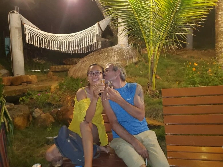 Chàng trai tây ban nha kiên trì theo đuổi chủ nhà hàng phú quốc suốt 18 tháng chiều theo ý vợ không sinh con - 5