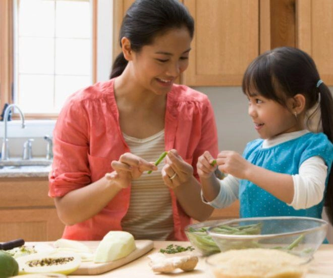 Chồng quyết không để vợ đón mẹ kế đến sống cùng tôi chỉ vào bố chồng nói một câu làm anh cứng họng - 1