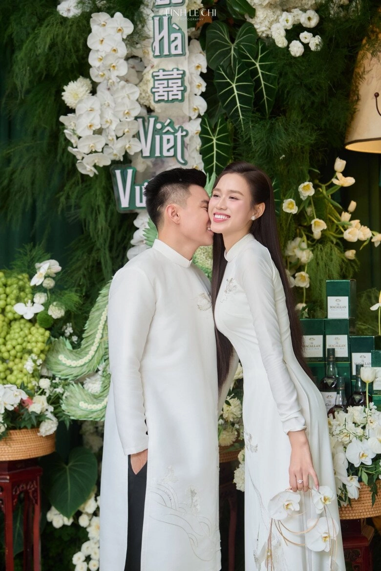 Cô dâu đỗ hà mặc áo dài có ý nghĩa đặc biệt chồng tổng giám đốc đeo đồng hồ có giá hơn tỷ - 7