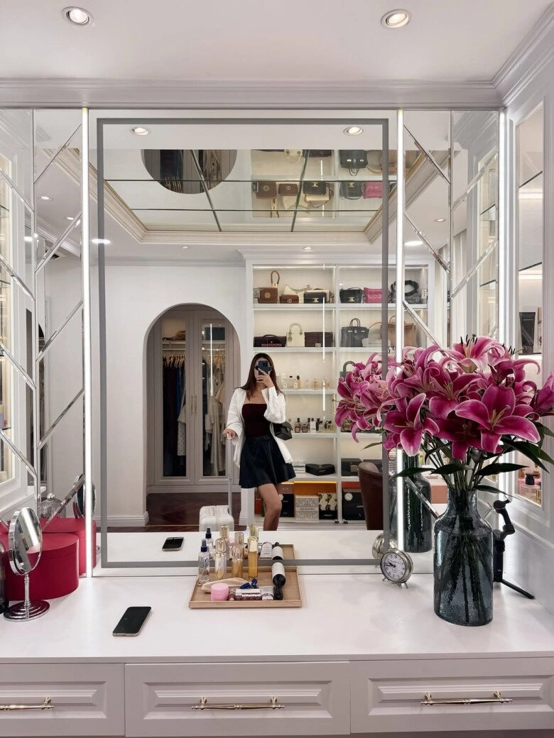 Cô gái cần thơ nhận gạch đávì body ngấn mỡ nay lột xácngoạn mục khoe dáng đẫy đà sống nhung lụa như phú bà ở tuổi 30 - 11