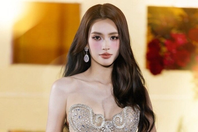 Cô gái đà nẵng sở hữu gương mặt tỷ lệ vàng 18 tuổi suýt mất ngôi hoa hậu vì lý do không ngờ - 2