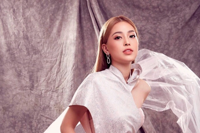 Cô gái đà nẵng sở hữu gương mặt tỷ lệ vàng 18 tuổi suýt mất ngôi hoa hậu vì lý do không ngờ - 4