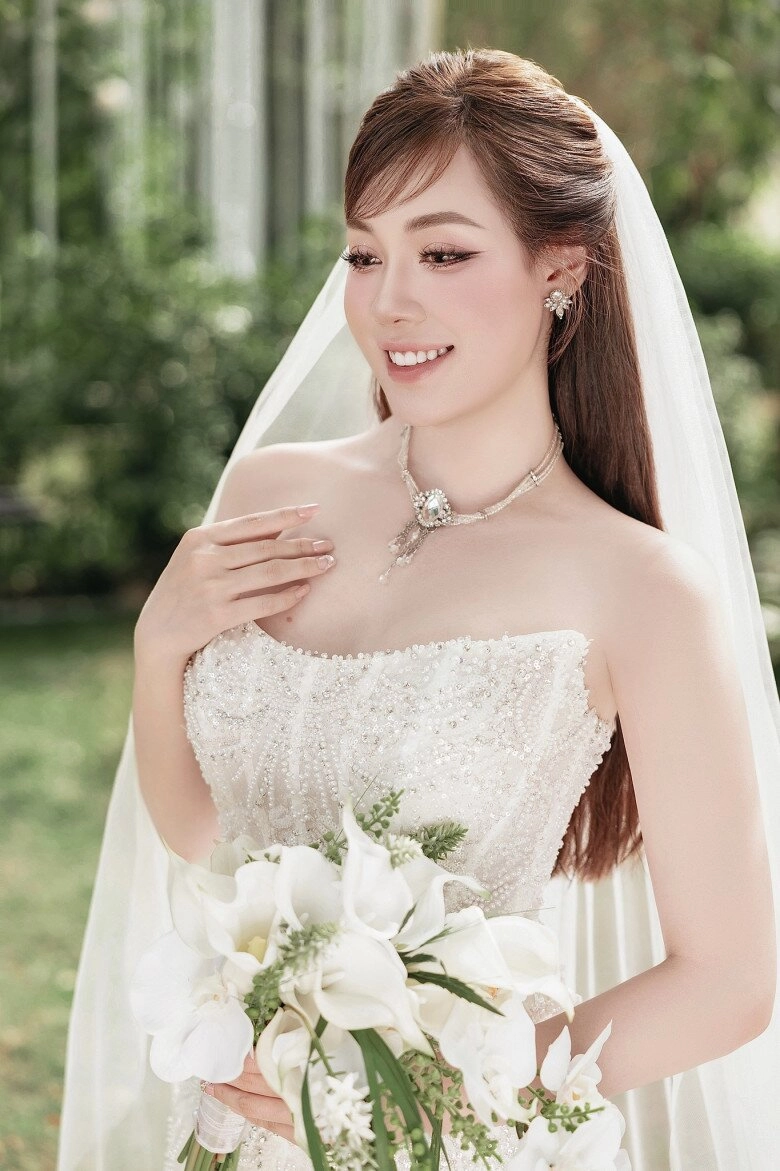 Cô giáo hot nhất mxh âu hà my bất ngờ tung ảnh cưới lần 2 xinh như búp bê danh tính chú rể là ẩn số - 3