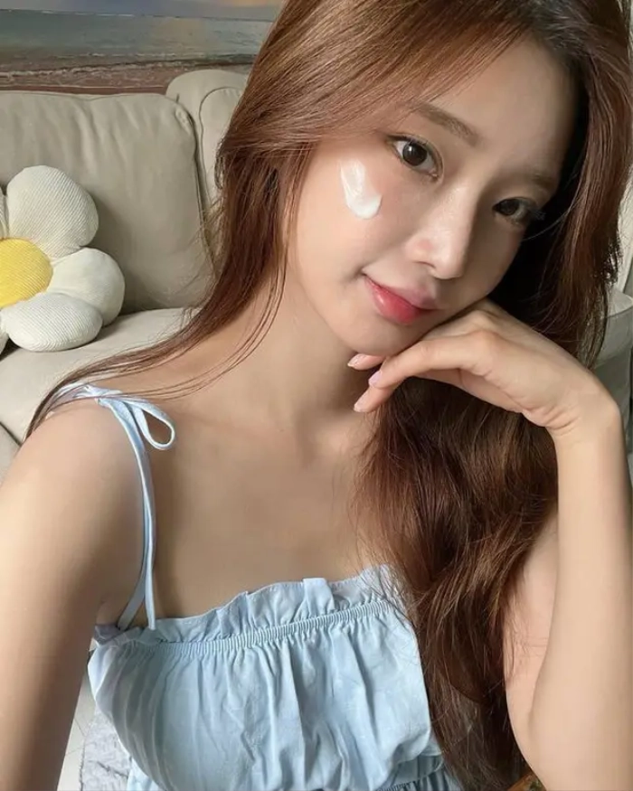 Có nên bôi kem chống nắng vào ban đêm sự thật nhiều người vẫn hiểu sai khiến da yếu đi từng ngày - 1