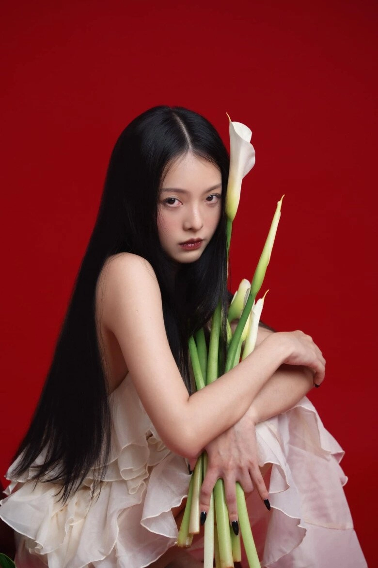 Con gái diễn viên mai phương có vẻ đẹp điện ảnh chuẩn con nhà nòi từ thời học sinh nay quyến rũ bất ngờ trẻ xinh như gái 18 - 1