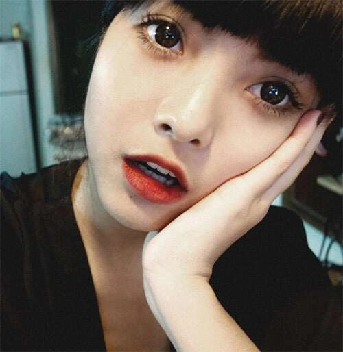 Con gái diễn viên mai phương có vẻ đẹp điện ảnh chuẩn con nhà nòi từ thời học sinh nay quyến rũ bất ngờ trẻ xinh như gái 18 - 8