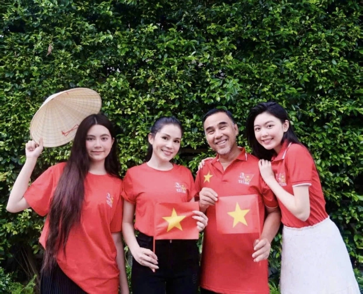 Con sao việt trên sân bóng rổ subeo của hồ ngọc hà có cả nhà đến cổ vũ ái nữ nhà quyền linh đúng chuẩn nữ thần - 12