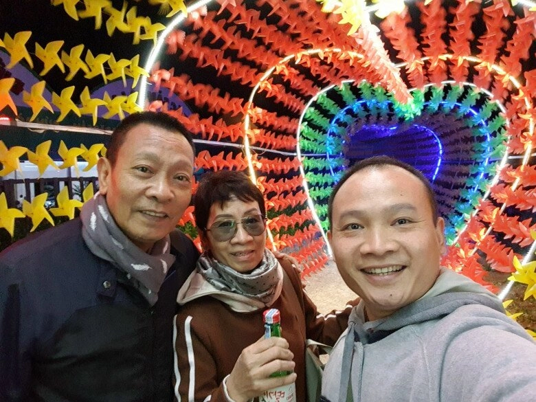 Con trai duy nhất của lại văn sâm hạnh phúc khoe người bố vĩ đại btv tạ bích loan vào chúc mừng - 4