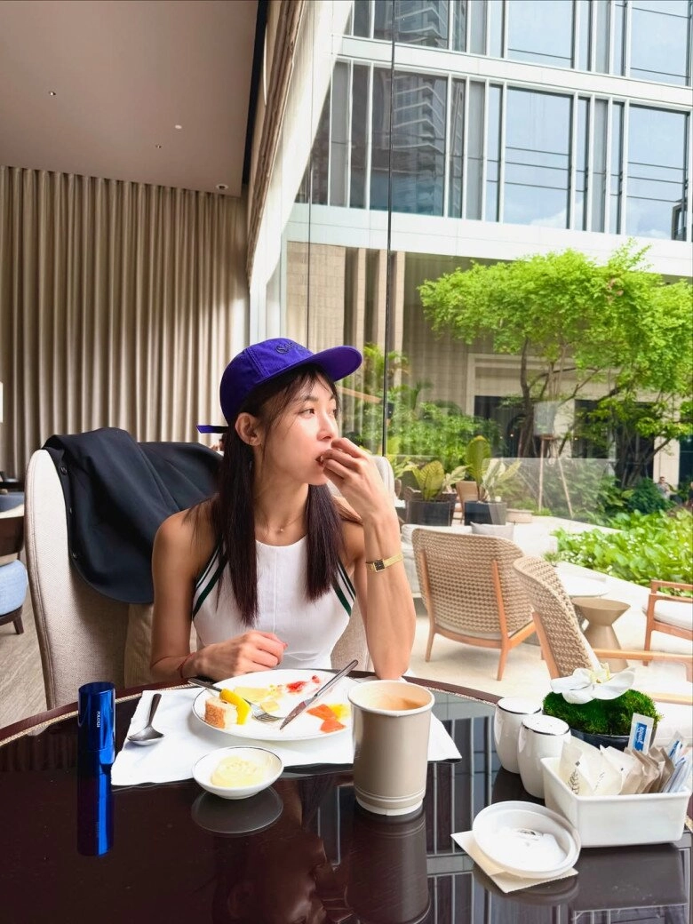 đả nữ hàng đầu showbiz u50 đẹp mơn mởn chống già cực hay nhờ uống hai loại nước suốt 15 năm - 3