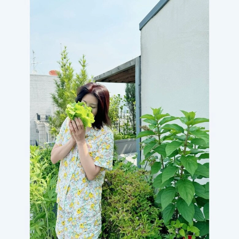 đả nữ hàng đầu showbiz u50 đẹp mơn mởn chống già cực hay nhờ uống hai loại nước suốt 15 năm - 4