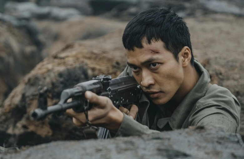 Dàn diễn viên mưa đỏ trượt vai bằng thực lực steven nguyễn và đỗ nhật hoàng suýt đổi vai 3 người giành giật nam chính đều tạch - 10