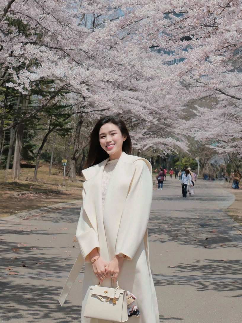 Dâu hào môn đỗ thị hà phối túi hermes 600 triệu đồng với đủ kiểu đồ - 2