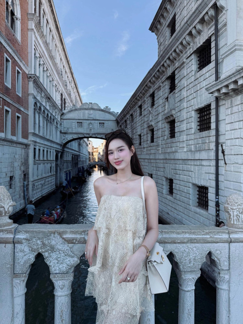 Dâu hào môn đỗ thị hà phối túi hermes 600 triệu đồng với đủ kiểu đồ - 4