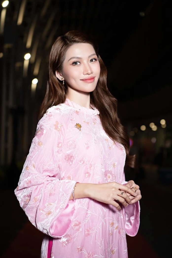 dâu hào môn giản dị nhất vbiz cả tủ toàn túi bình dân có mỗi chiếc trăm triệu mà diện hoài vẫn sang - 2