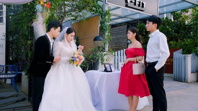 Đến dự đám cưới chồng cũ sau 3 tháng ly hôn thấy mặt bạn trai tôi anh ta liền biến sắc - 2