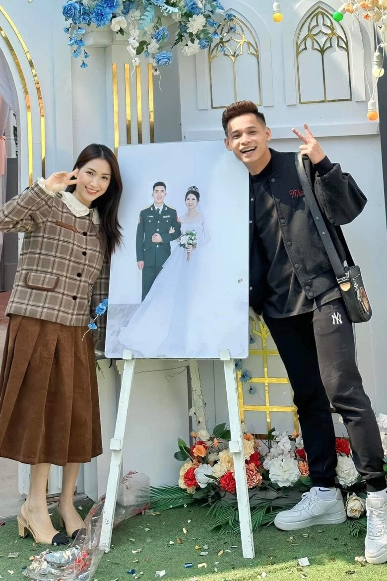 Đi ăn cưới cả showbiz hòa minzy chỉ mặc đúng 2 màu đẹp nổi bật mà không lấn lướt cô dâu đạt 100 điểm tinh tế - 12