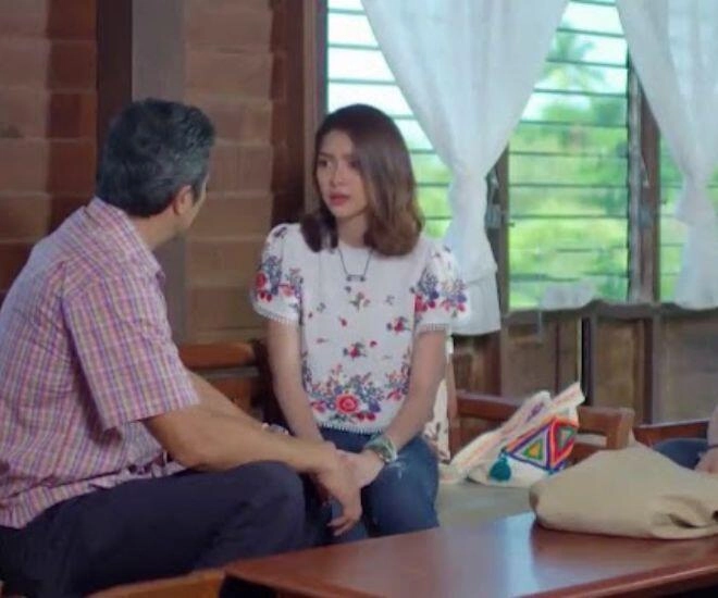 Đi công tác về bắt gặp cảnh chồng đưa cô gái lạ về nhà tôi bình thản xuống bếp làm cơm đãi khách - 1