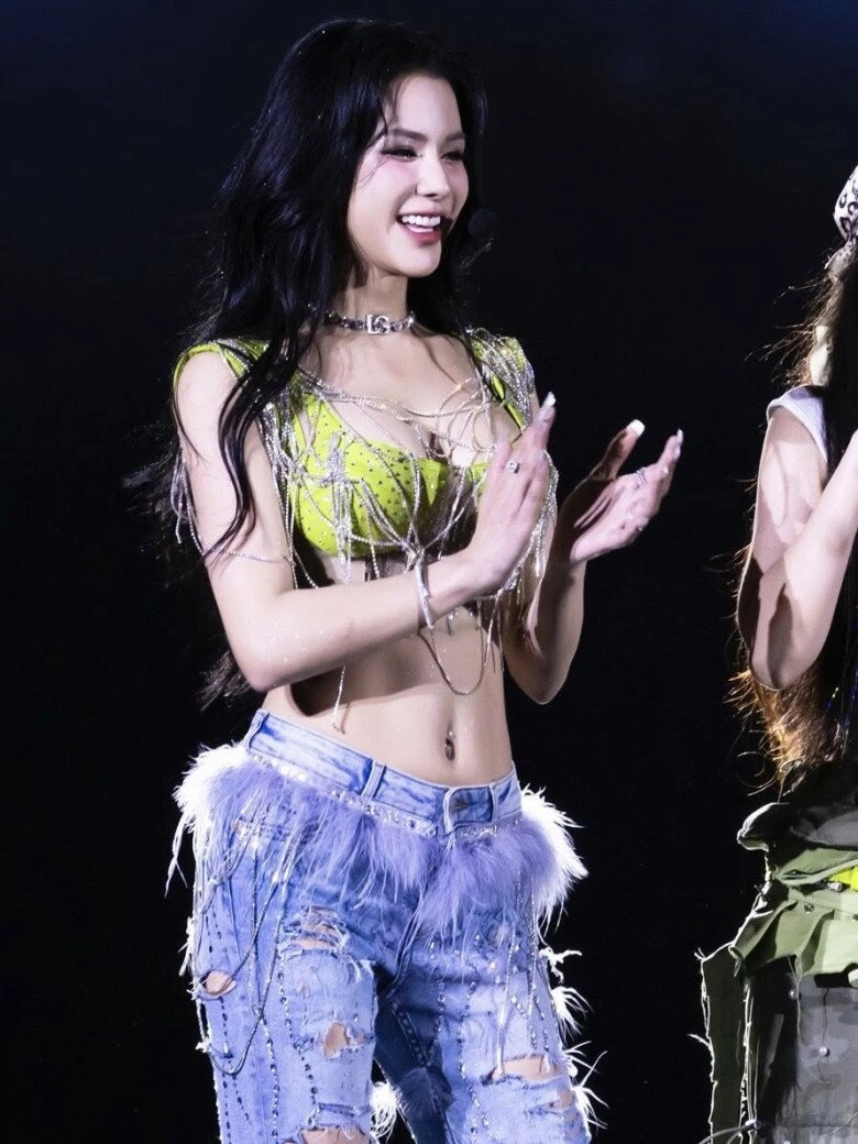 Diệp lâm anh u40 ngày càng hồi xuân chăm mặc áo ngắn cũn cực cuốn hút sau khi công khai bạn trai kém tuổi - 3