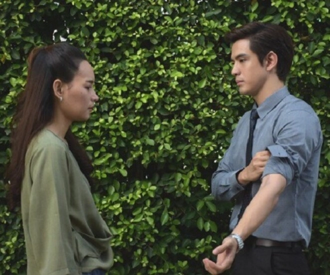 Đưa mẹ chồng đi du lịch thấy một cảnh trên bãi biển lúc về bà liền chuyển hết tài sản cho tôi - 1