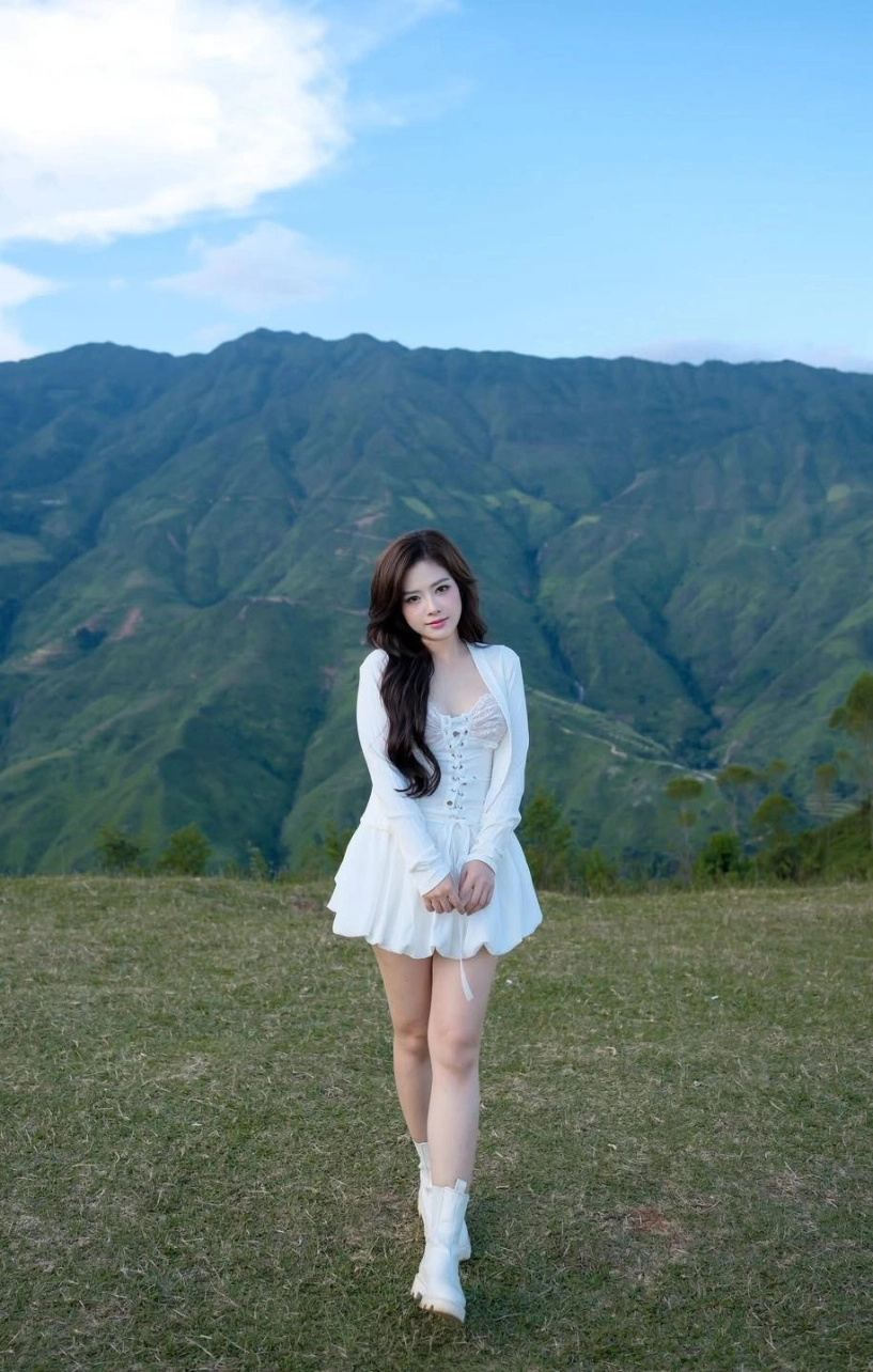 Dương hoàng yến khiến fan ngỡ ngàng với vẻ đẹp như thuở đôi mươi - 3