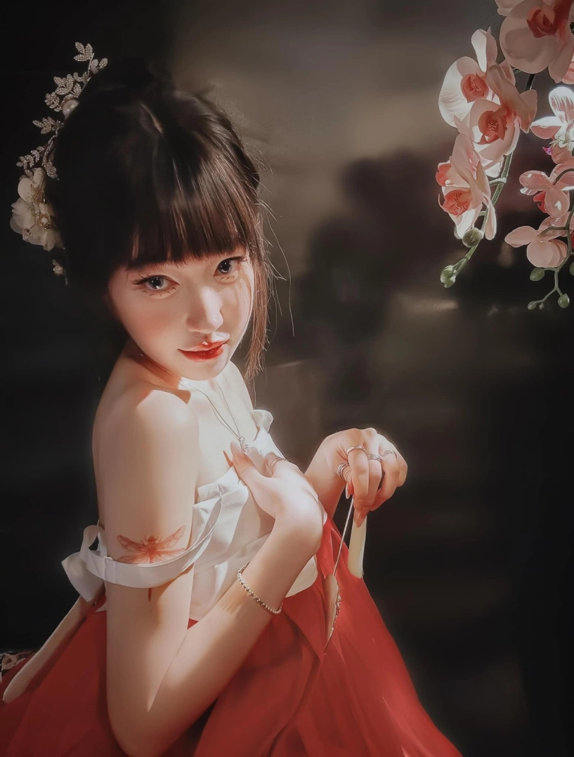 Elly trần diện váy xuyên thấu khẳng định sức hút chưa bao giờ giảm nhiệt - 8