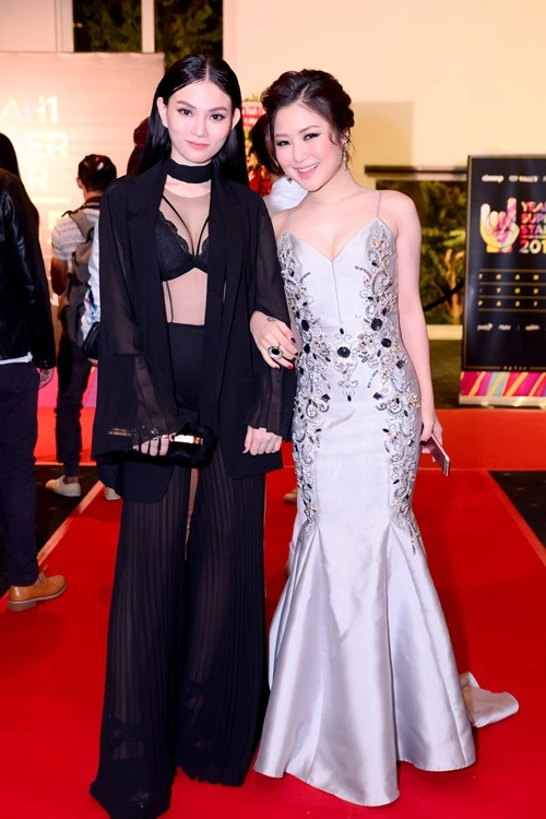 gái 1 con thu thủy gây bất ngờ vì hở bạo - 2