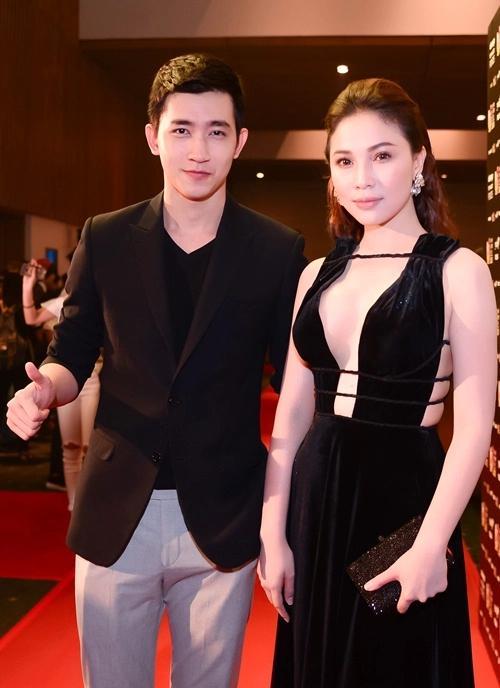 gái 1 con thu thủy gây bất ngờ vì hở bạo - 13