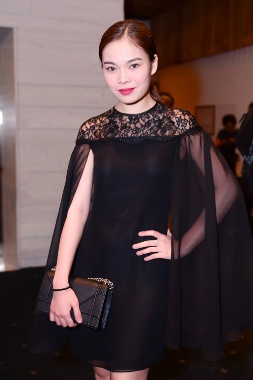 gái 1 con thu thủy gây bất ngờ vì hở bạo - 17