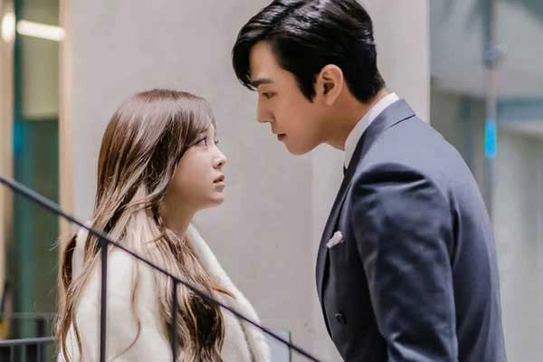 Gặp vợ cũ khi mua quần áo nghe cô ấy thì thầm vào tai một câu tôi liền đưa vợ mới đến bệnh viện - 2