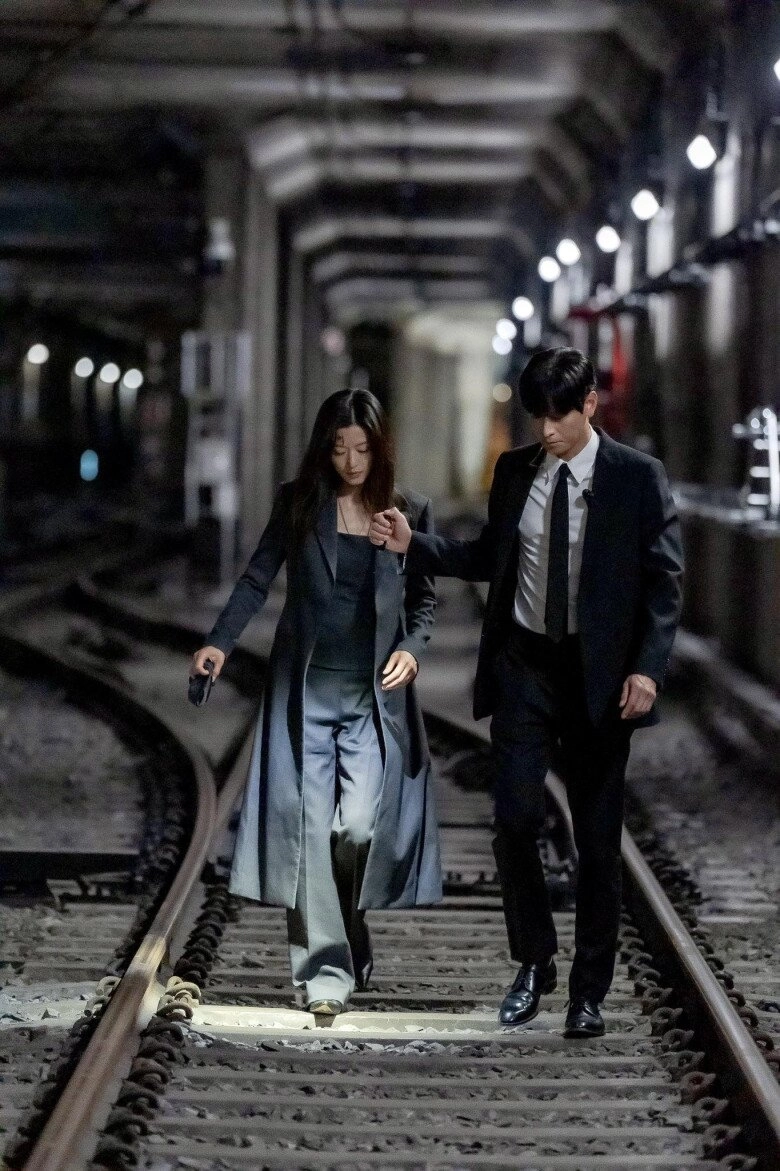 Giông tố siêu phẩm nghìn tỷ của jeon ji hyun đứng thứ 2 toàn cầu chemistry đỉnh khiến mẹ chồng mợ chảnh cũng đẩy thuyền - 12