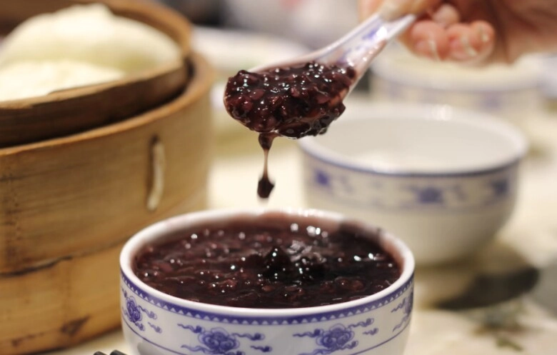 Gội đầu nhiều có làm rụng tóc 14 bí quyết cổ truyền giúp phụ nữ tóc mọc dày đen bóng hơn cả dùng serum đắt tiền - 5