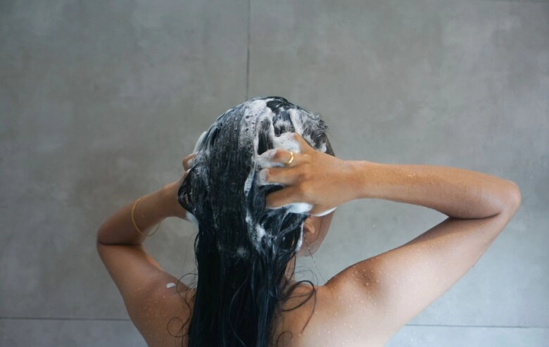 Gội đầu nhiều có làm rụng tóc 14 bí quyết cổ truyền giúp phụ nữ tóc mọc dày đen bóng hơn cả dùng serum đắt tiền - 10