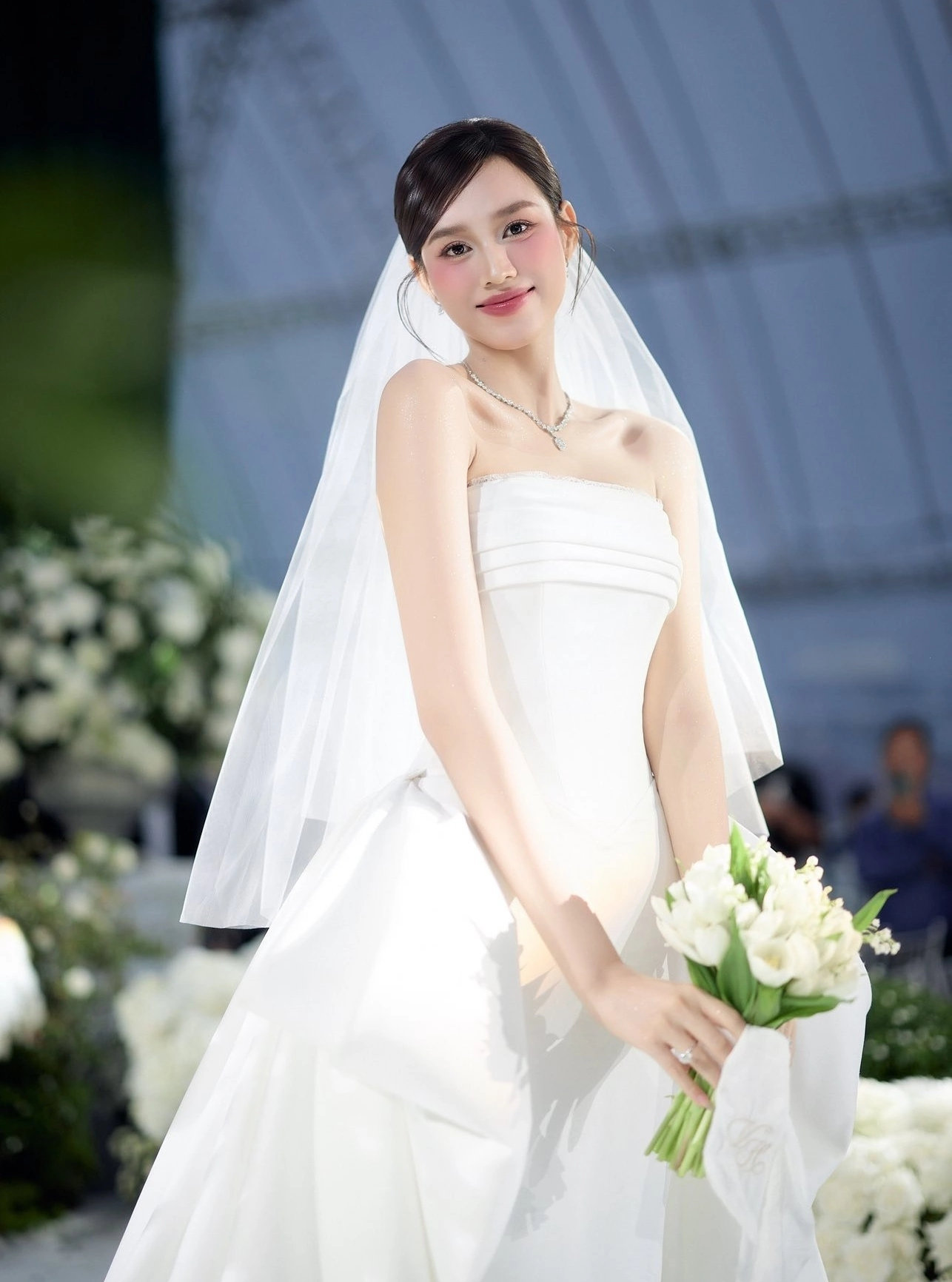 Hai nàng dâu hào môn tháng 10 đỗ thị hà và chế nguyễn quỳnh châu mỗi người một vẻ nhưng có một điểm chung - 1