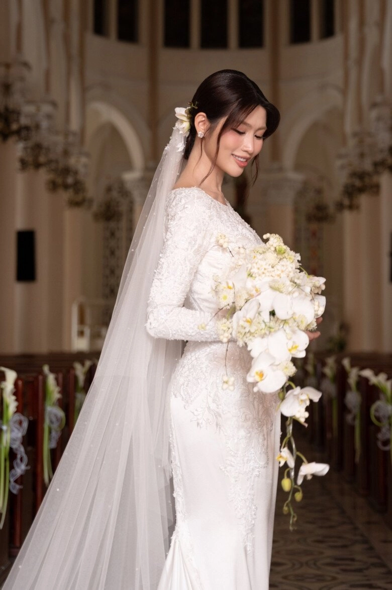 Hai nàng dâu hào môn tháng 10 đỗ thị hà và chế nguyễn quỳnh châu mỗi người một vẻ nhưng có một điểm chung - 6