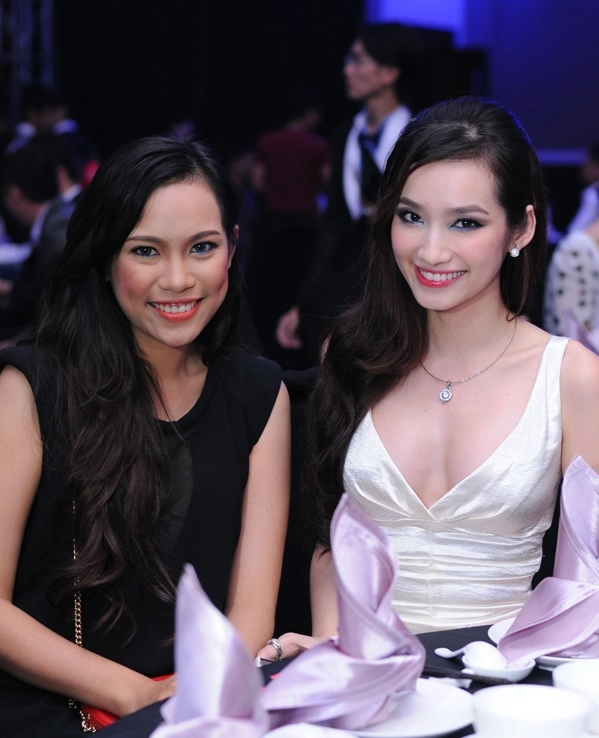 Hoa hậu lọt top 100 gương mặt đẹp nhất thế giới có em gái sinh năm 1990 xinh không kém body nức nở nhưng không vào showbiz - 3