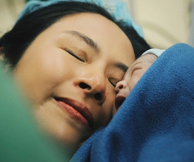 Hoa hậu ngọc hân rơi nước mắt khi đón con đầu lòng ở tuổi u40 định mệnh sắp đặt làm em bé ngoại giao - 1