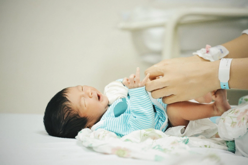 Hoa hậu ngọc hân rơi nước mắt khi đón con đầu lòng ở tuổi u40 định mệnh sắp đặt làm em bé ngoại giao - 3