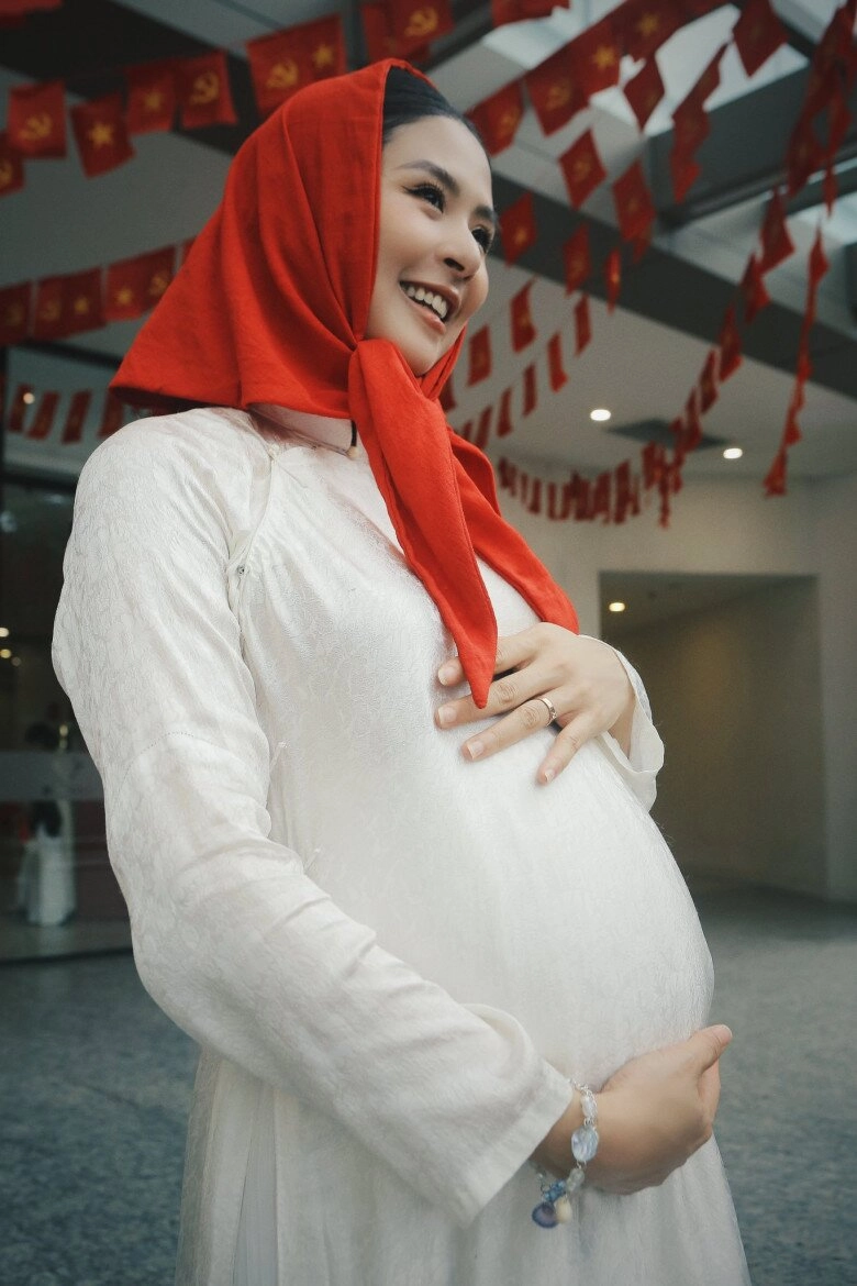 Hoa hậu ngọc hân rơi nước mắt khi đón con đầu lòng ở tuổi u40 định mệnh sắp đặt làm em bé ngoại giao - 11