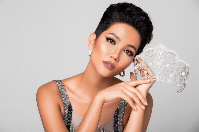 Hoa hậu việt duy nhất đủ tiêu chuẩn thành thiên thần nội y từng phải đi phát tờ rơi nay kiếm tiền tỷ để lại hết cho con gái - 1