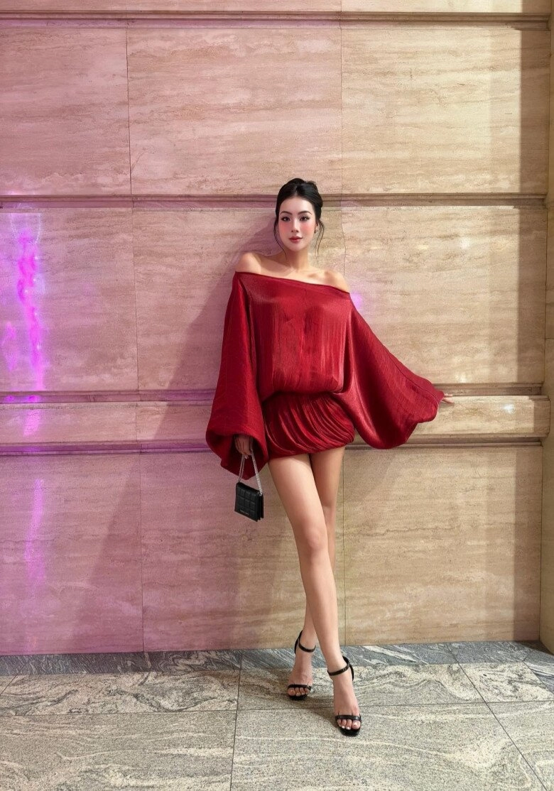 Hotgirl tuyệt tình cốc xưa mặc mát mẻ u40 làm mẹ đơn thân quyến rũ thay đổi phong cách khác trước hoàn toàn - 12