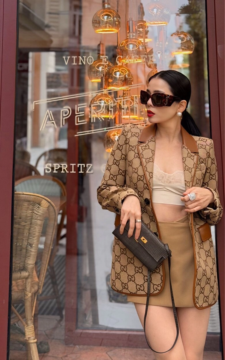 Không chơi style giàu ngầm lệ quyên có hẳn bộ sưu tập áo khoác mặc lên là toát mùi tiền xa xỉ thấy rõ - 4